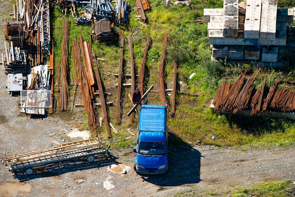 stalowy profil 80x80 na placu budowy gotowy do montażu